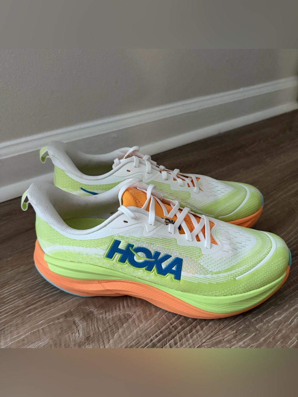 Hola Skyflow sneakers